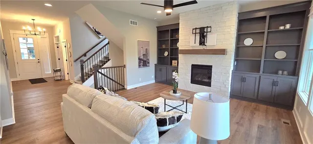 $679,950 | 1607 Southwest Arbormist Drive, Lee's Summit, MO 64082