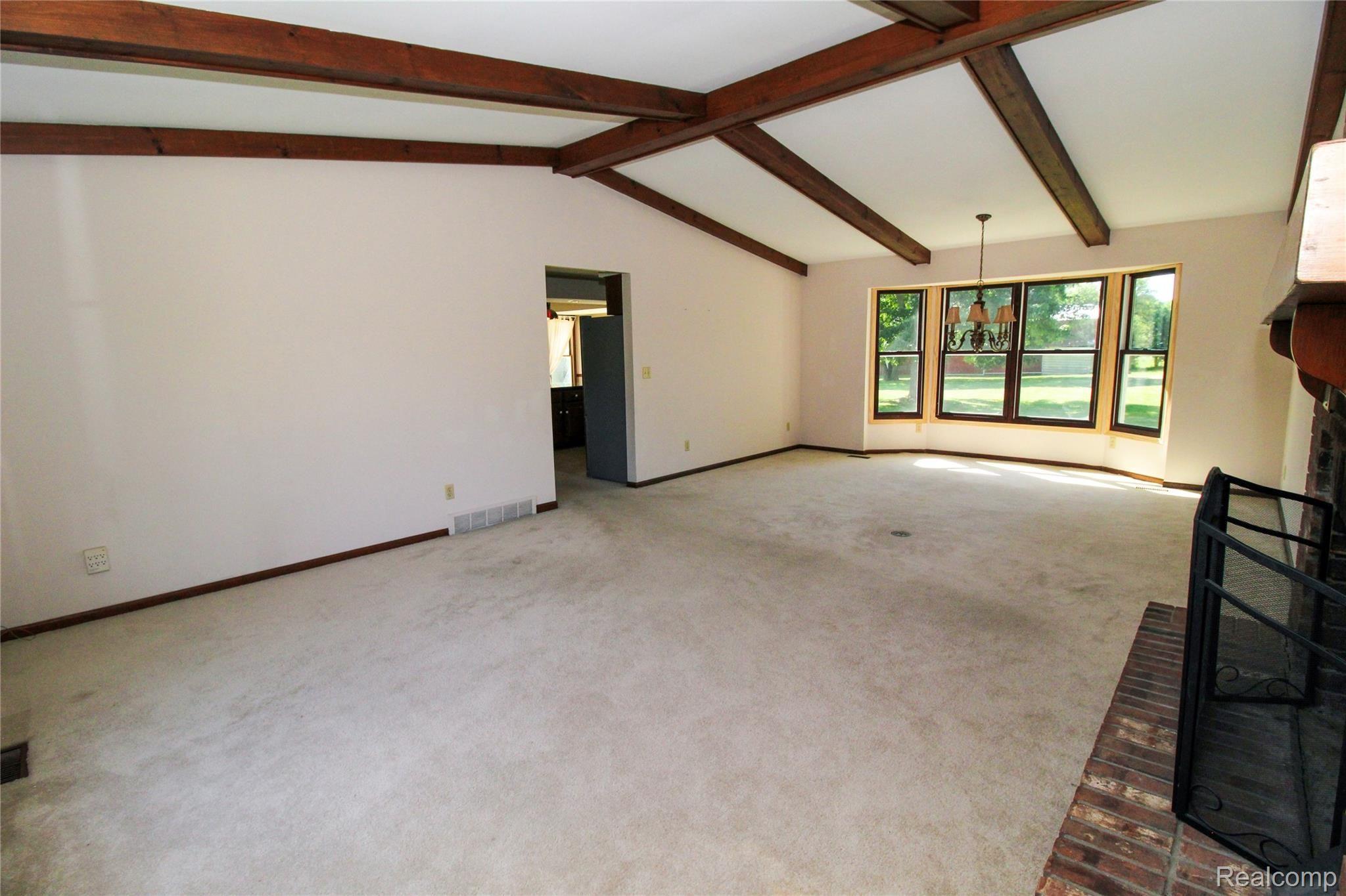 9032 East Bristol Road Davison, MI 48423 - Photo 17 of 62 Living Room (5).jpg