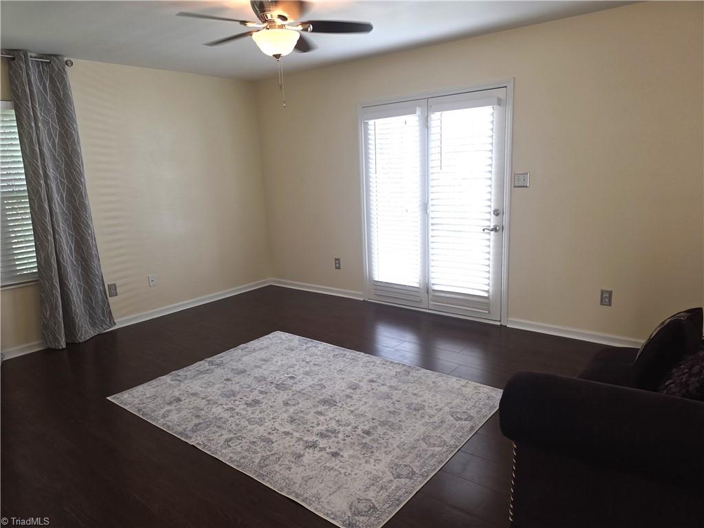 5969 Old Plank Road Winston-Salem, NC 27106 - Photo 5 of 20 Living room
