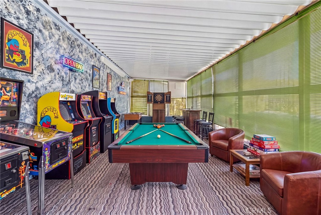 29078 Bradley Road Menifee, CA 92586 - Photo 36 of 42 a room with musical instruments