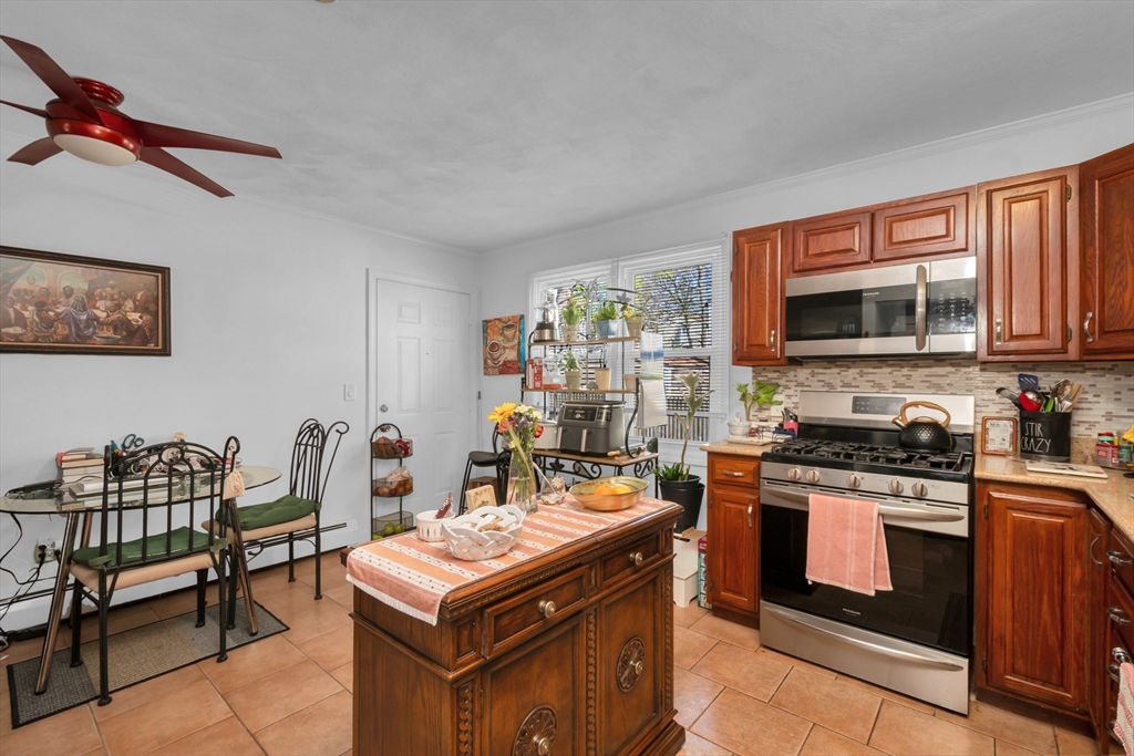 434 Linden Street, Unit 2 Fall River, MA 02720 - Photo 12 of 42