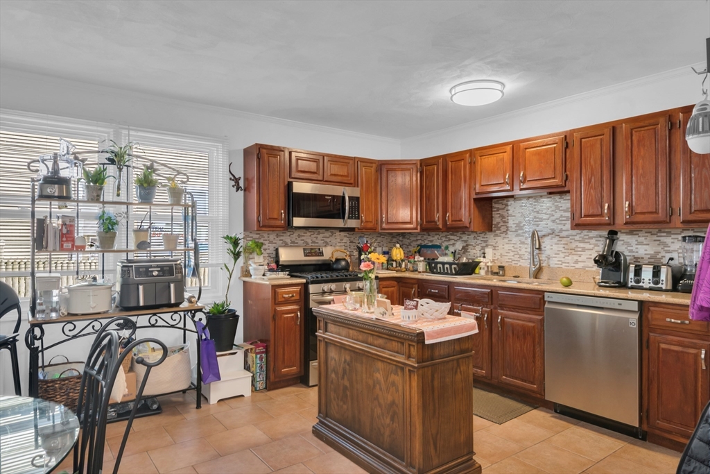434 Linden Street, Unit 2 Fall River, MA 02720 - Photo 13 of 42