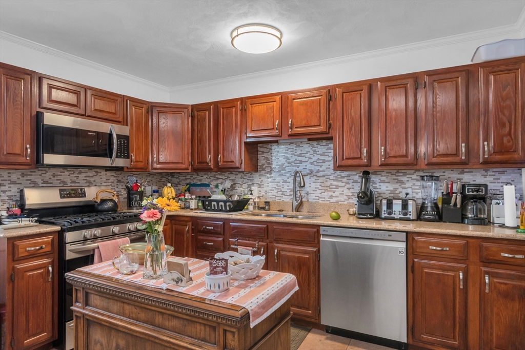 434 Linden Street, Unit 2 Fall River, MA 02720 - Photo 15 of 42