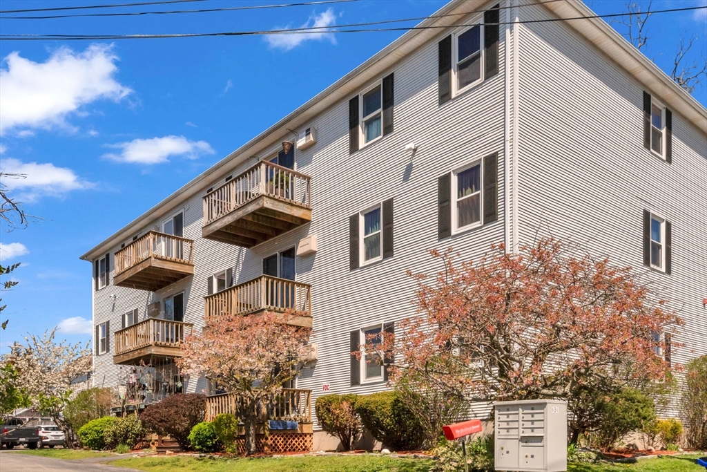 434 Linden Street, Unit 2 Fall River, MA 02720 - Photo 3 of 42
