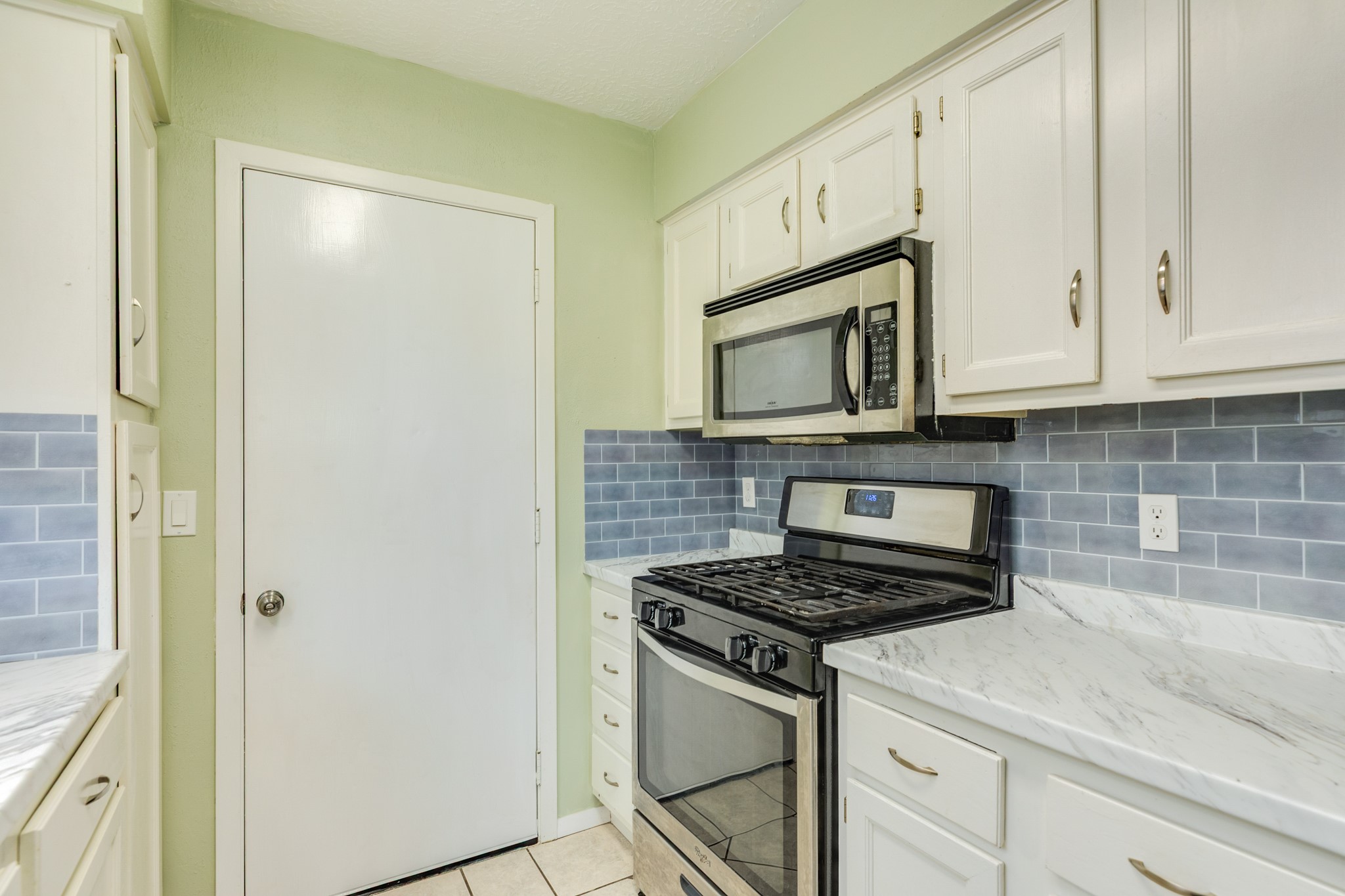 47 Wagon Ln Loop Angleton, TX 77515 - Photo 18 of 25