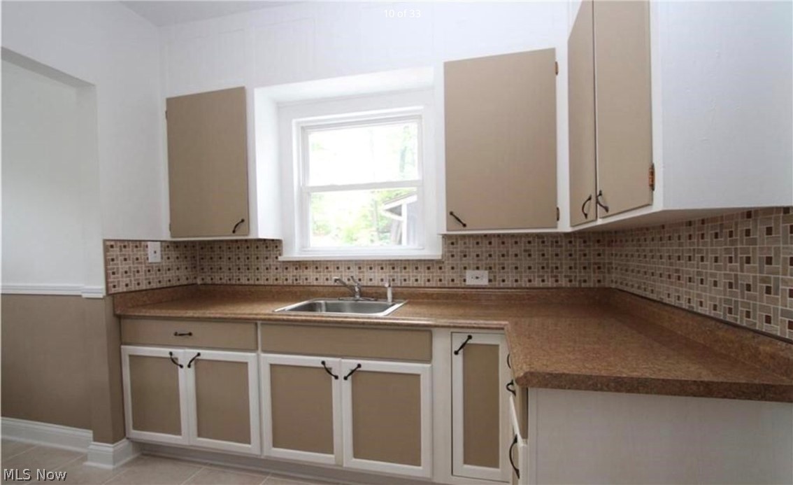 13047 Cedar Road Cleveland, OH 44118 - Photo 16 of 35 Gallery Image 16