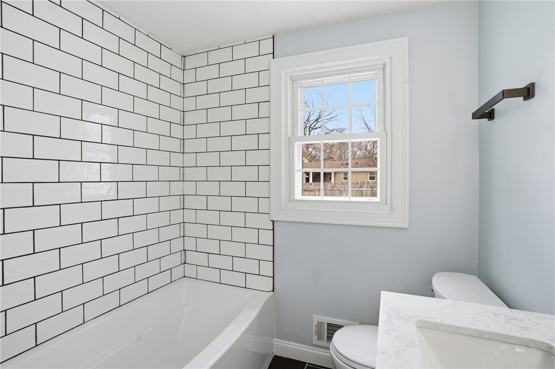 141 Hilton Road Warwick, RI 02889 - Photo 17 of 38