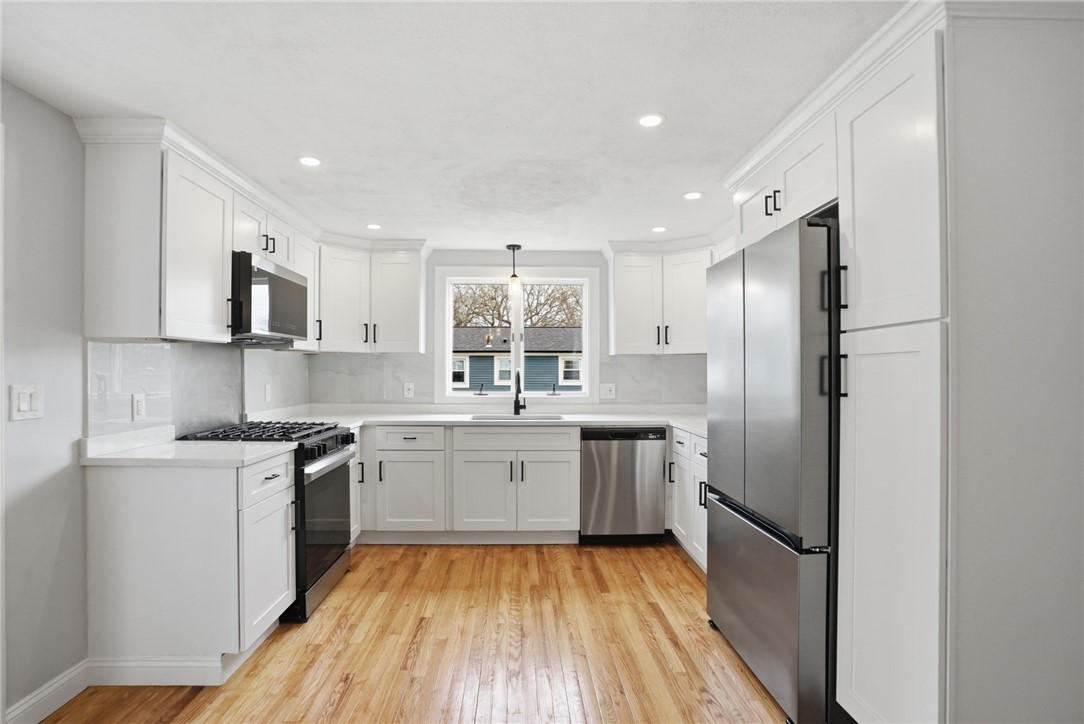 141 Hilton Road Warwick, RI 02889 - Photo 9 of 38