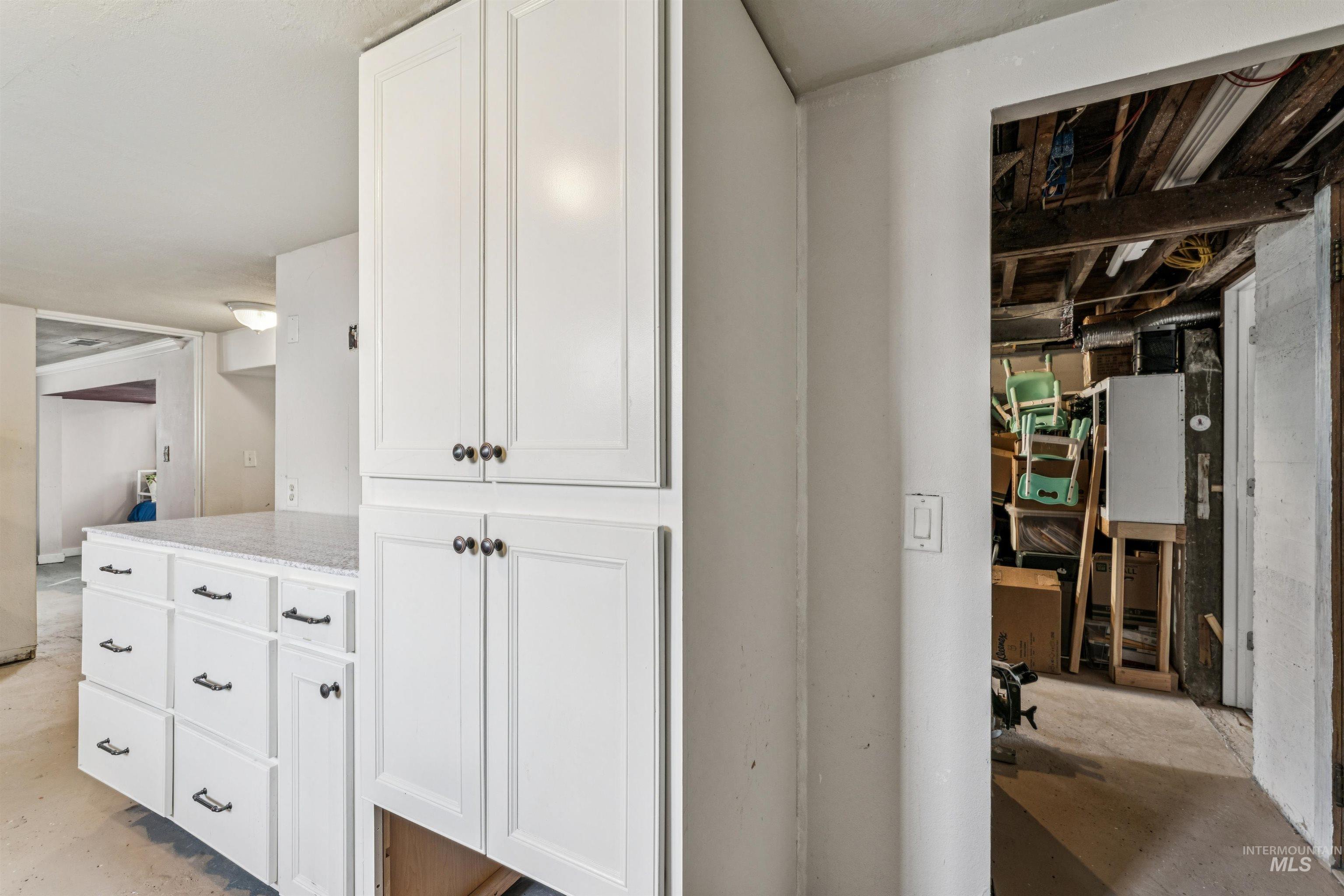 124 Halstead Street Caldwell, ID 83605 - Photo 22 of 42 Hall featuring concrete floors