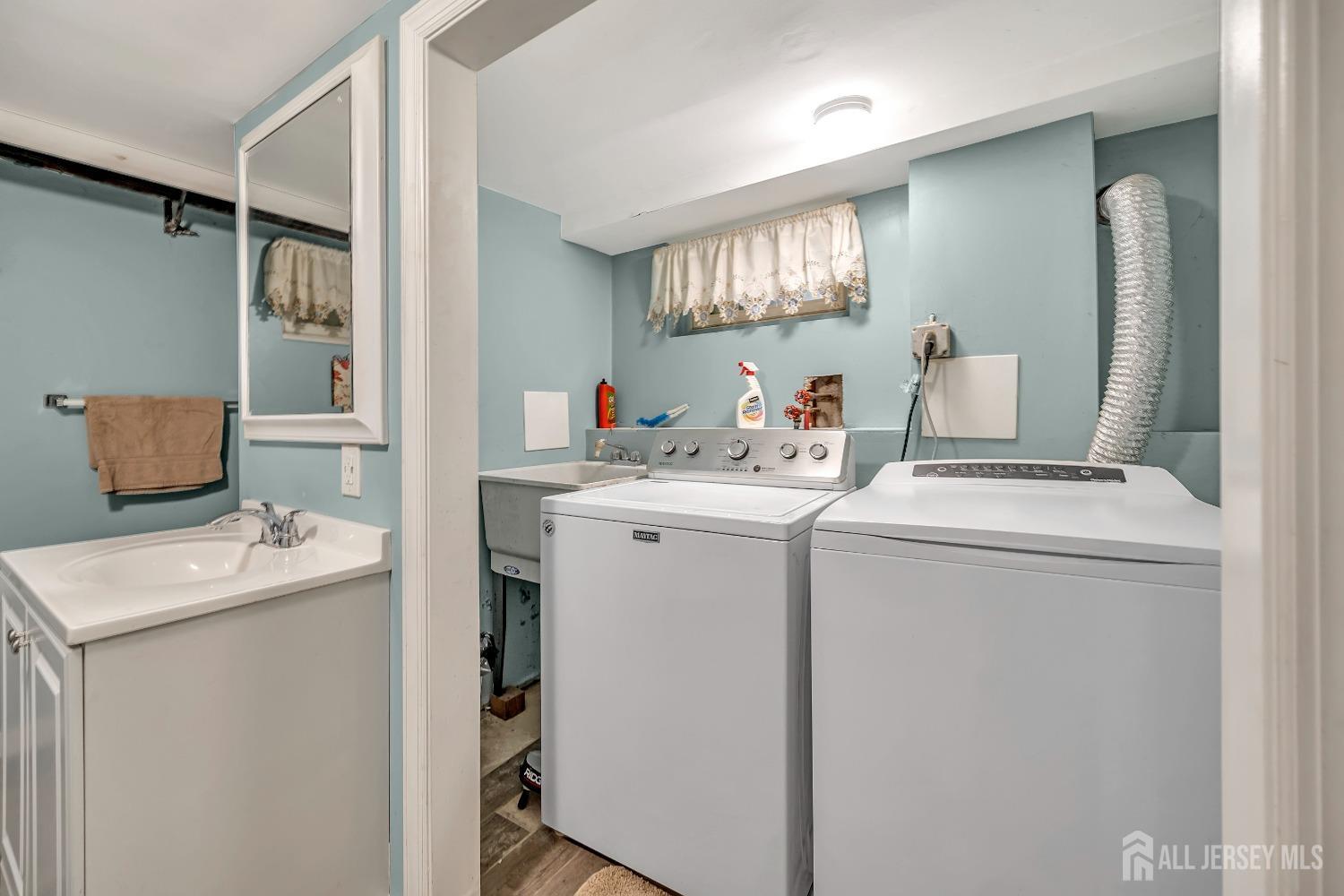 446 2nd Street Dunellen, NJ 08812 - Photo 26 of 31 a utility room with dryer and washer