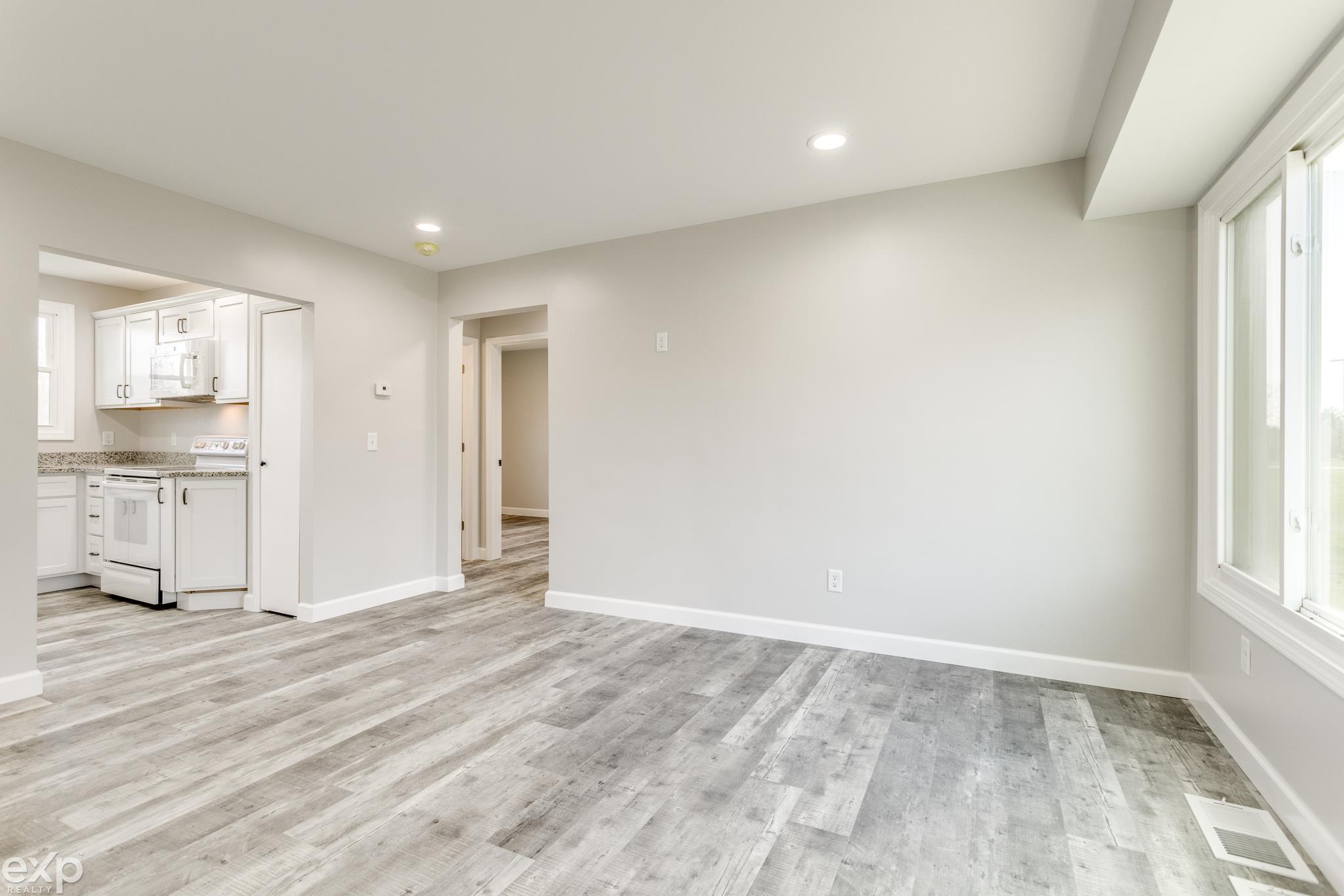 11152 Dunn Road Memphis, MI 48041 - Photo 10 of 53 50106125-9.JPG