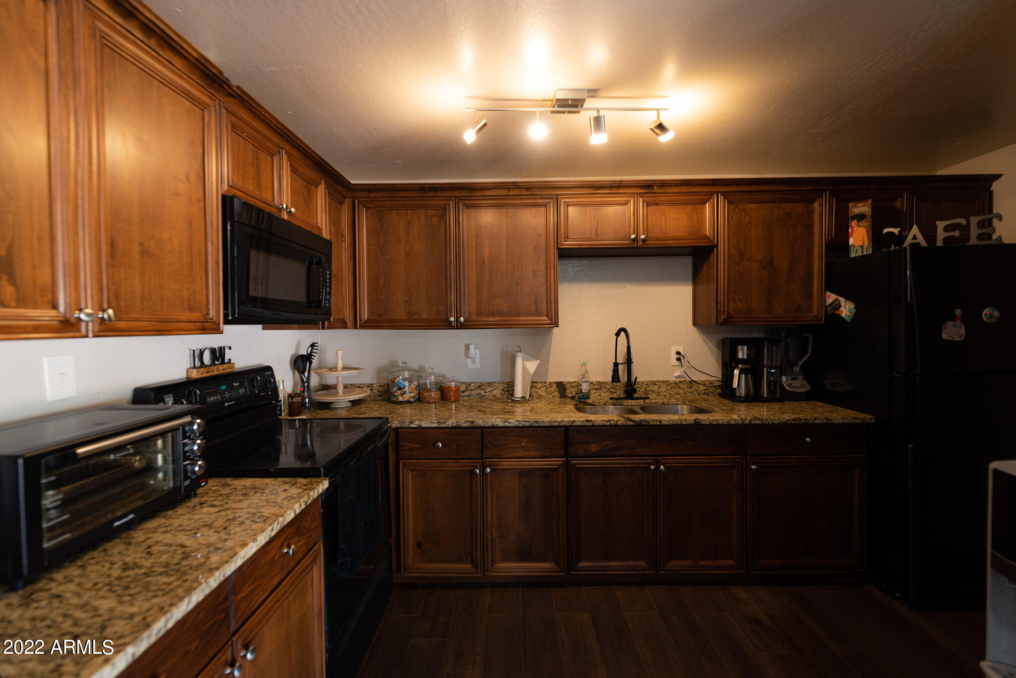 6224 West Berkeley Road Phoenix, AZ 85035 - Photo 9 of 16 MEL_7215