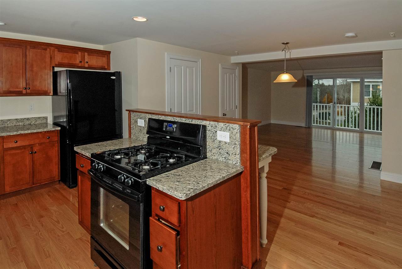 180 Drakeside Road, Unit 10 Hampton, NH 03842 - Photo 3 of 28