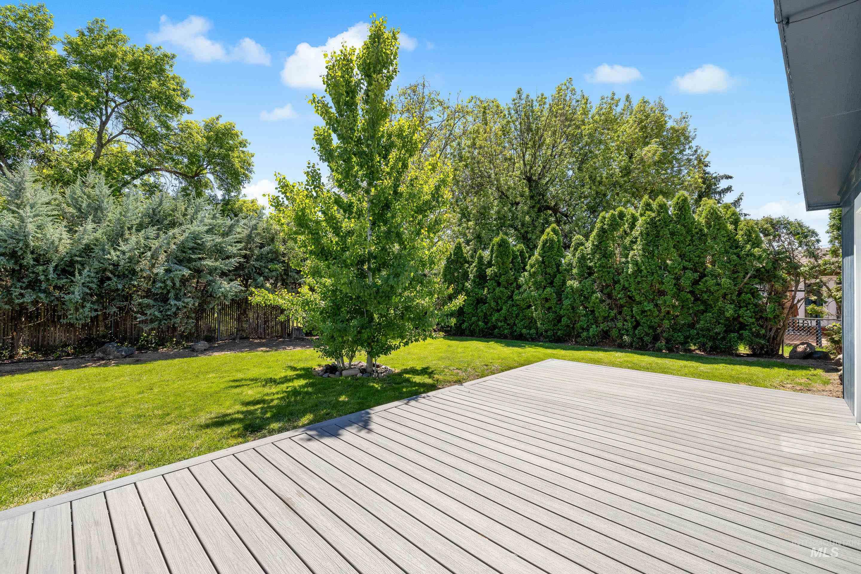 708 South Phillippi Street Boise, ID 83705 - Photo 23 of 25 Expansive outdoor deck featuring wood-finish decking