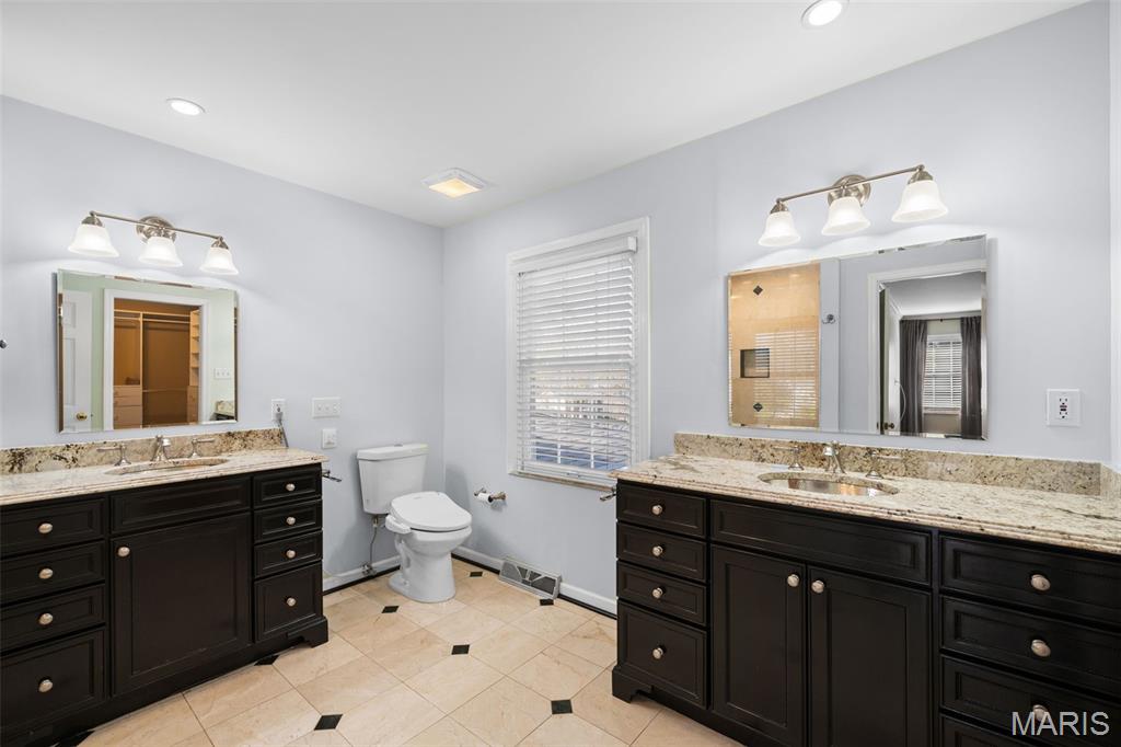 1855 Ironstone Road Des Peres, MO 63131 - Photo 27 of 44