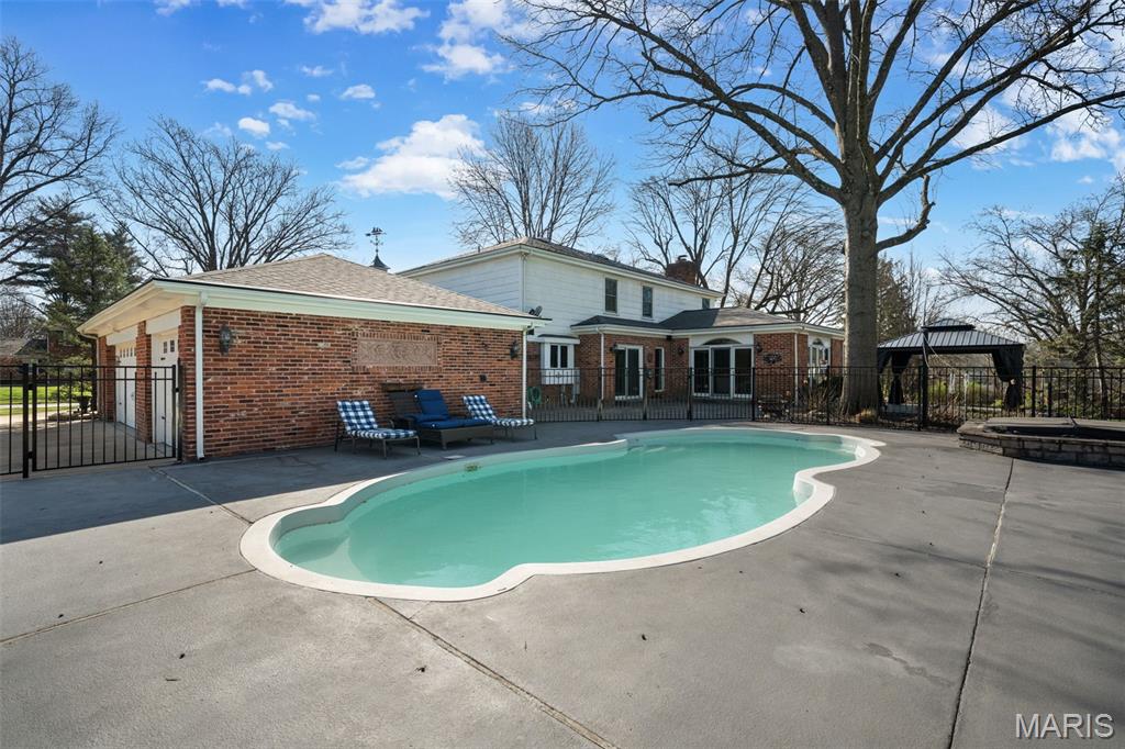 1855 Ironstone Road Des Peres, MO 63131 - Photo 40 of 44