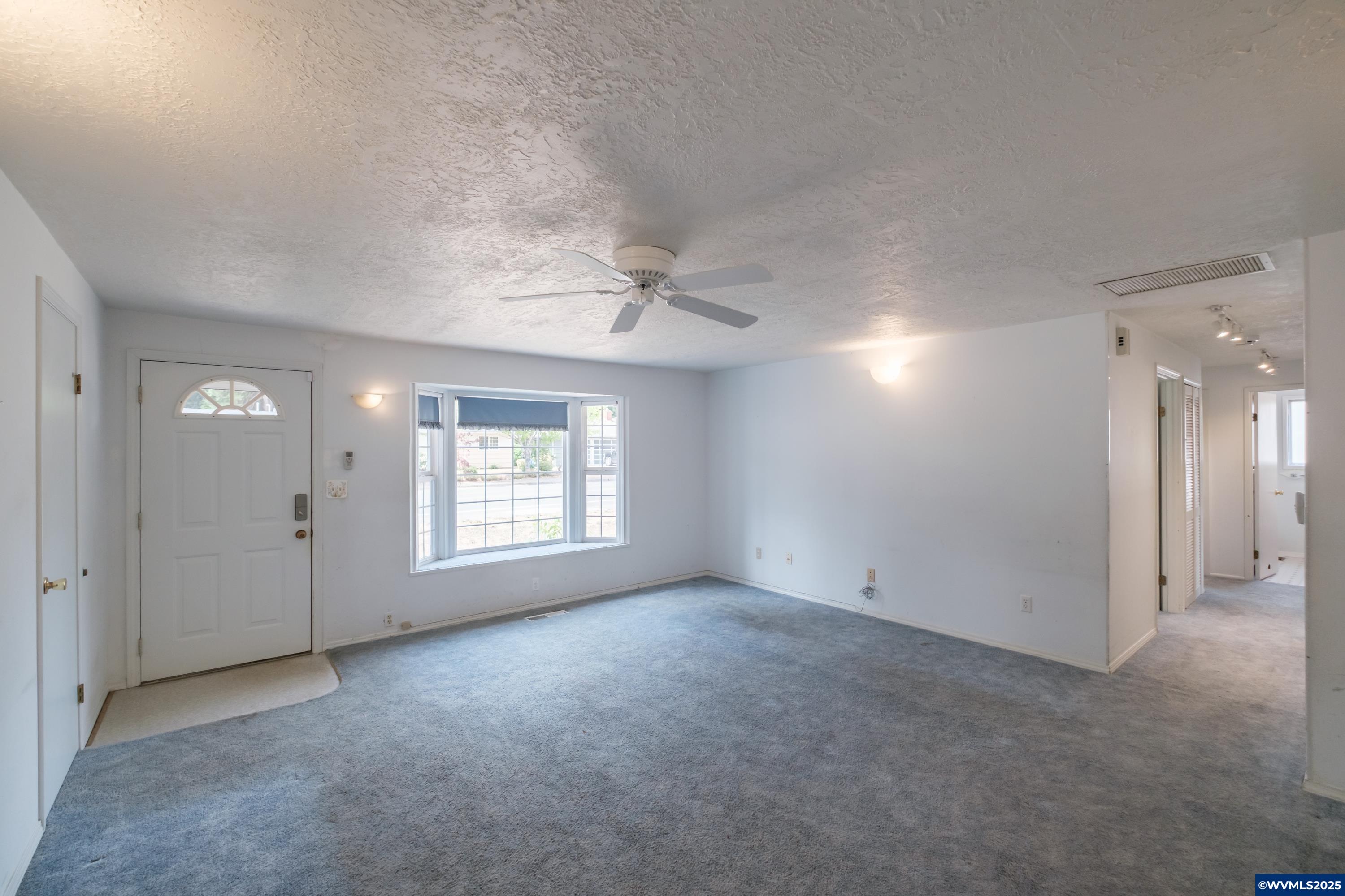 5074 Lone Oak Road Southeast Salem, OR 97306 - Photo 4 of 22