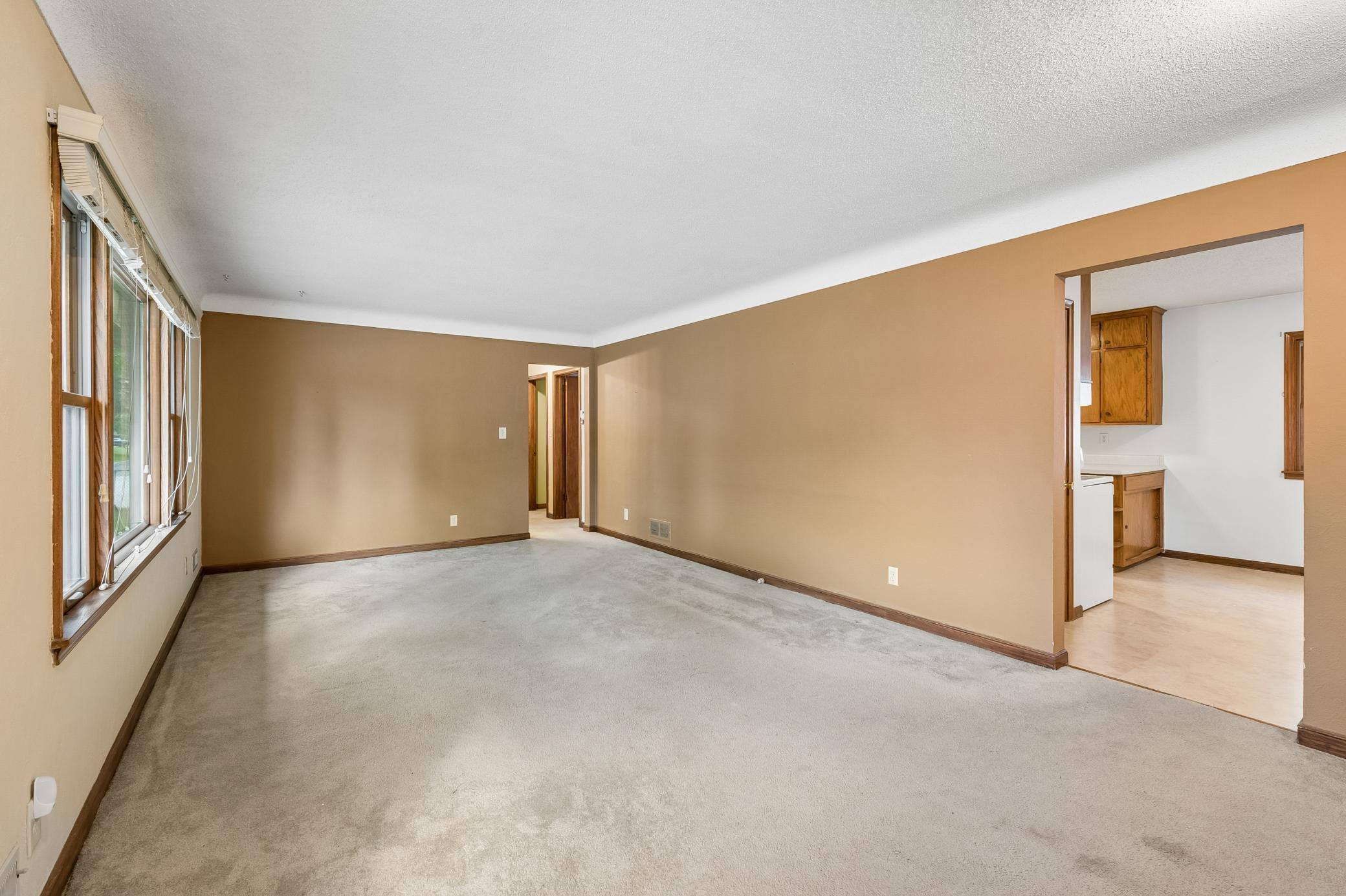 2267 Mohawk Road North St. Paul, MN 55109 - Photo 10 of 40 Gallery Image 10