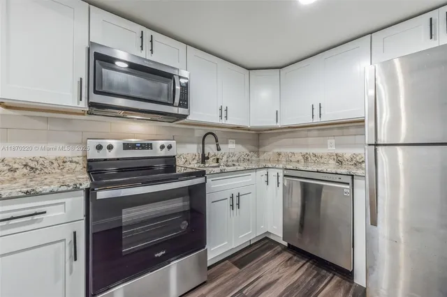 $2,200 | 480 Northwest 20th Street, Unit 2010, Boca Raton, FL 33431