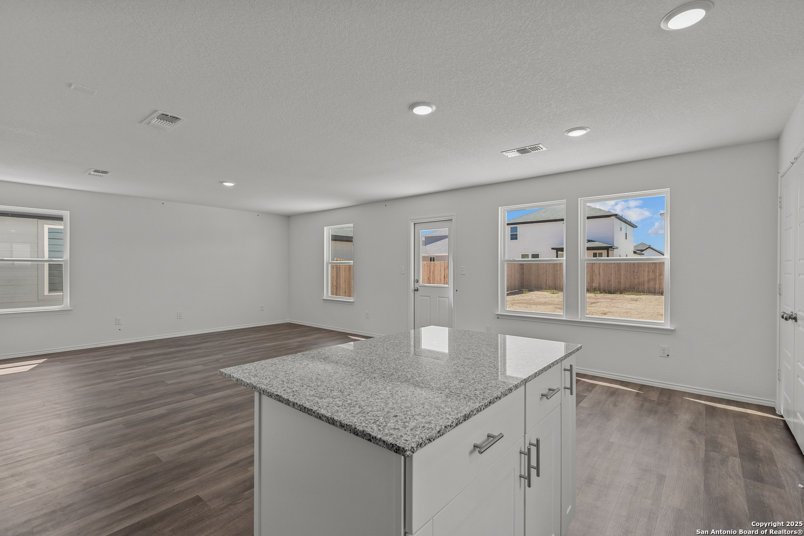 4053 Bermuda Lane Seguin, TX 78155 - Photo 12 of 28