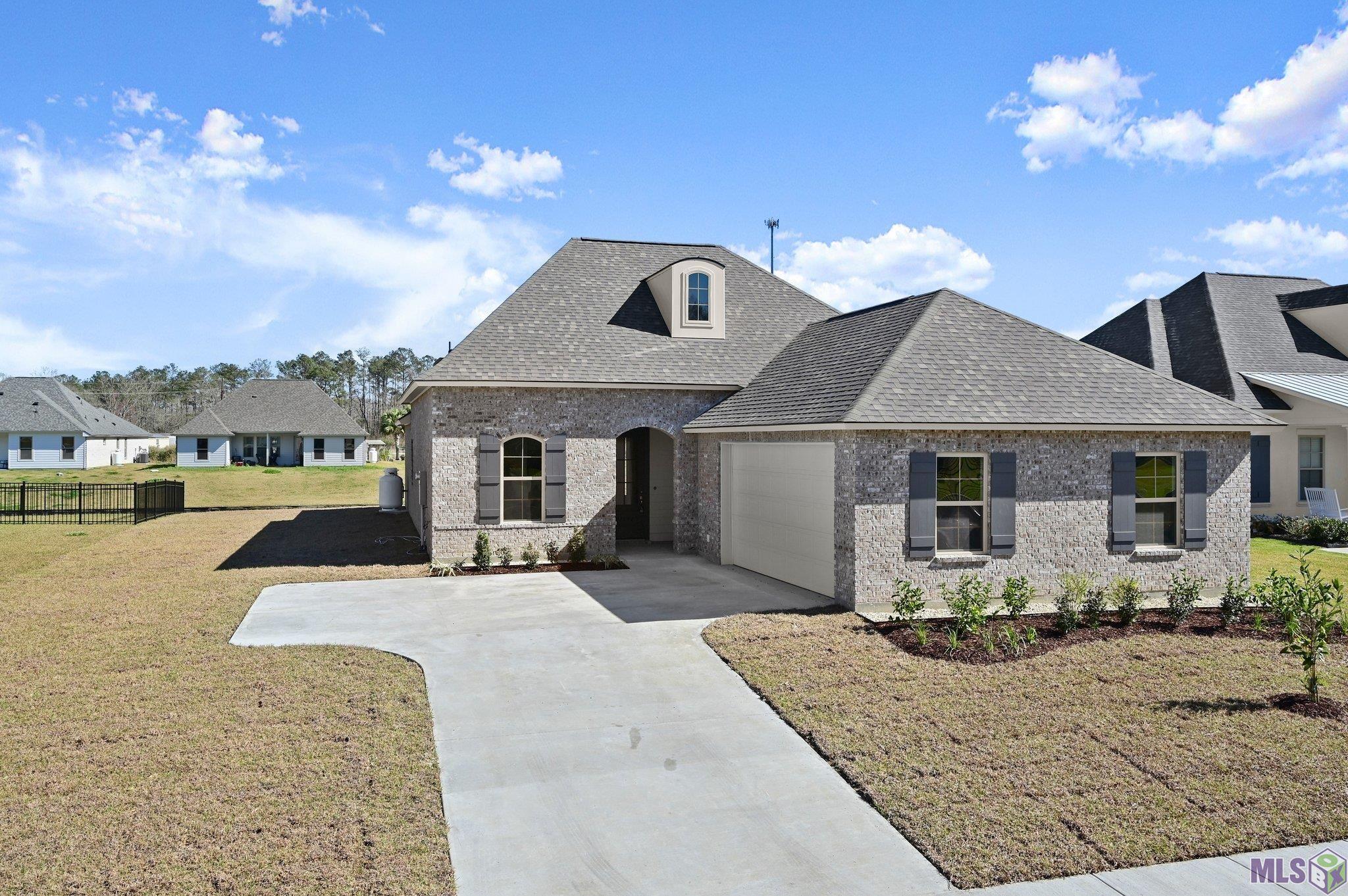 21494 Yellow Fin Drive Springfield, LA 70462 - Photo 3 of 33