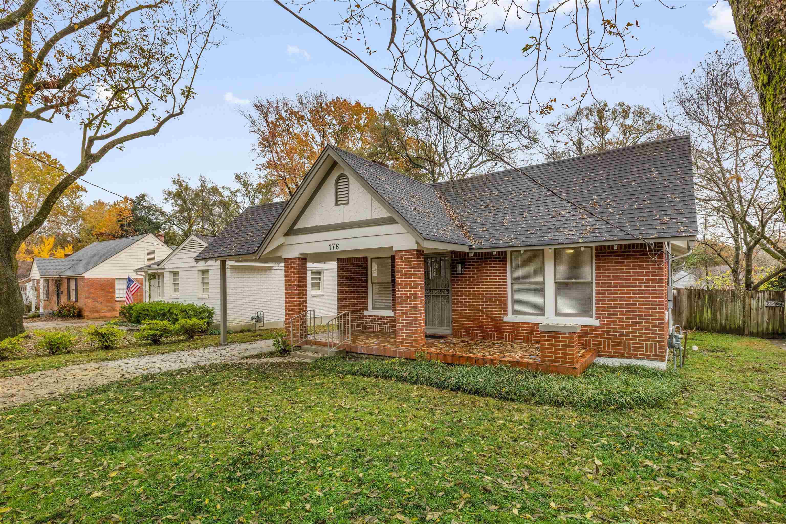 176 Plainview Street Memphis, TN 38111 - Photo 28 of 40 a front view of a house with a yard