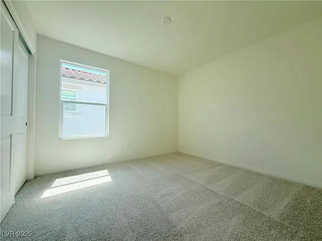 $2,500 | 6616 Bowery Street, Las Vegas, NV 89148