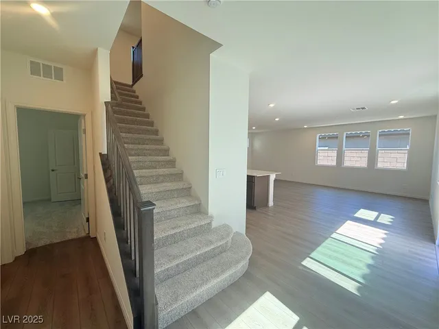 $2,500 | 6616 Bowery Street, Las Vegas, NV 89148