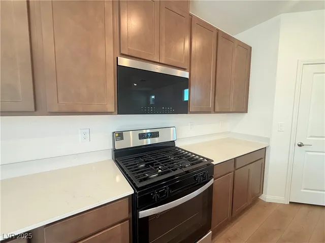 $2,500 | 6616 Bowery Street, Las Vegas, NV 89148