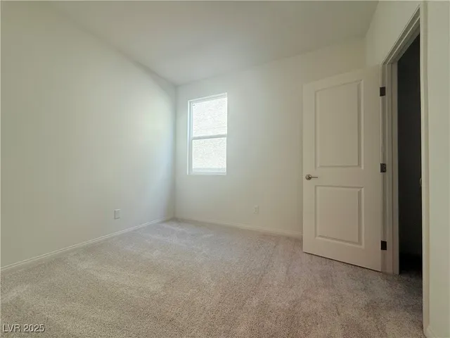$2,500 | 6616 Bowery Street, Las Vegas, NV 89148