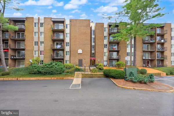 $2,200 | 60 South Van Dorn Street, Unit 306, Alexandria, VA 22304