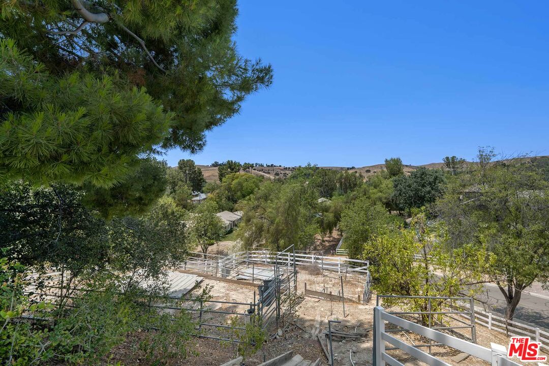 5860 Fitzpatrick Road Hidden Hills, CA 91302 - Photo 15 of 19 Gallery Image 15
