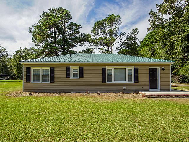 423 Rigby Street Reevesville, SC 29471 - Photo 2 of 35 42