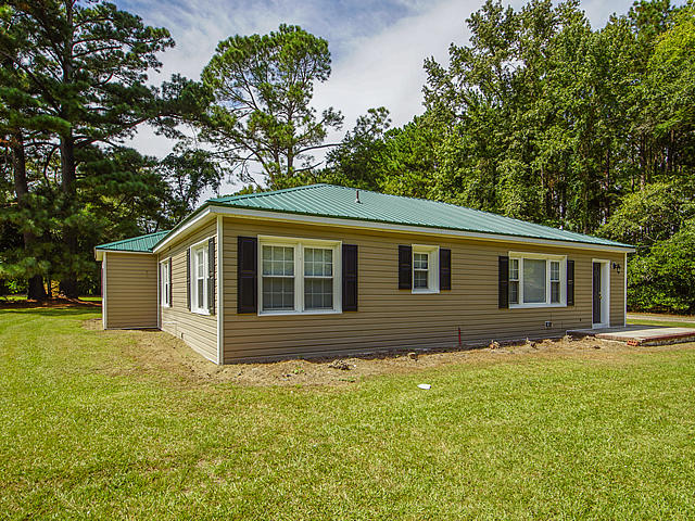 423 Rigby Street Reevesville, SC 29471 - Photo 3 of 35 43