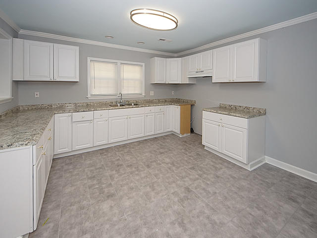 423 Rigby Street Reevesville, SC 29471 - Photo 4 of 35 09