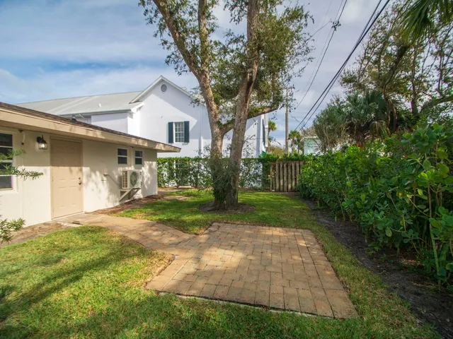 $2,195 | 854 Bougainvillea Lane, Unit 3, Vero Beach, FL 32963