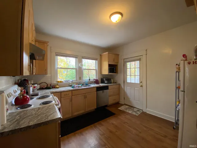 $2,700 | 315 East University Street, Bloomington, IN 47401