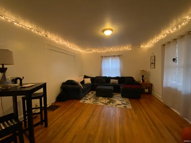 $2,700 | 315 East University Street, Bloomington, IN 47401