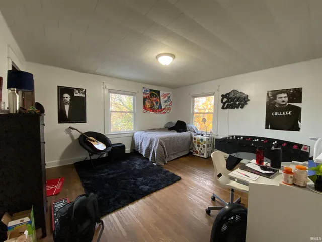 $2,700 | 315 East University Street, Bloomington, IN 47401