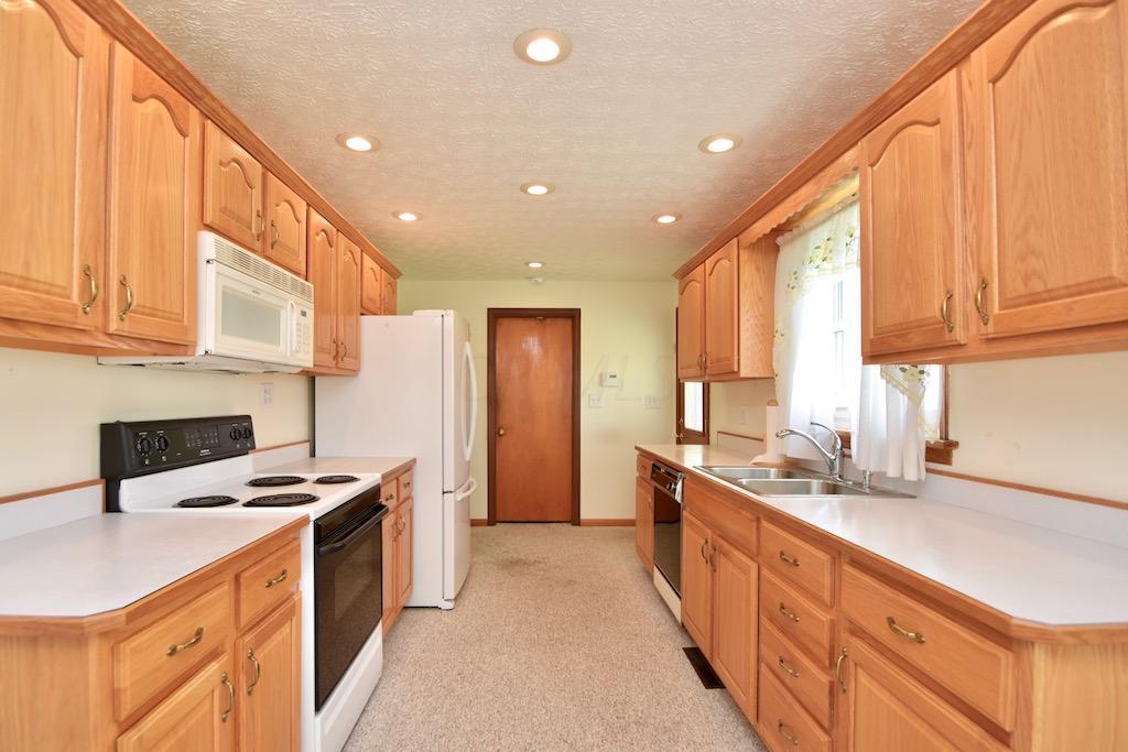 7201 Alkire Road Galloway, OH 43119 - Photo 9 of 32 Gallery Image 9