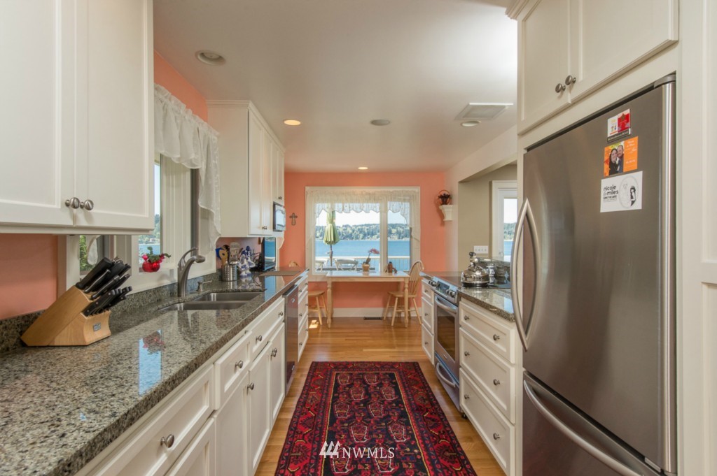 23109 Kingsbury Road Southwest Vashon, WA 98070 - Photo 22 of 25 Gallery Image 22