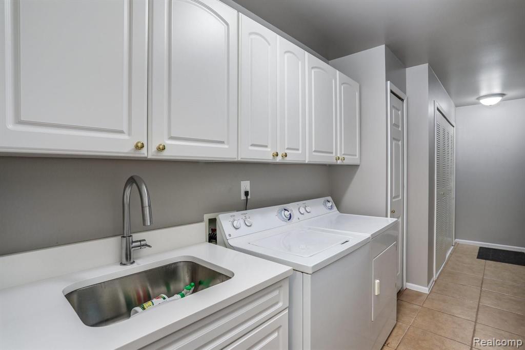 3601 Oakmonte Boulevard Rochester, MI 48306 - Photo 16 of 29