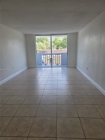 $1,750 | 1800 Sans Souci Boulevard, Unit 217, North Miami, FL 33181