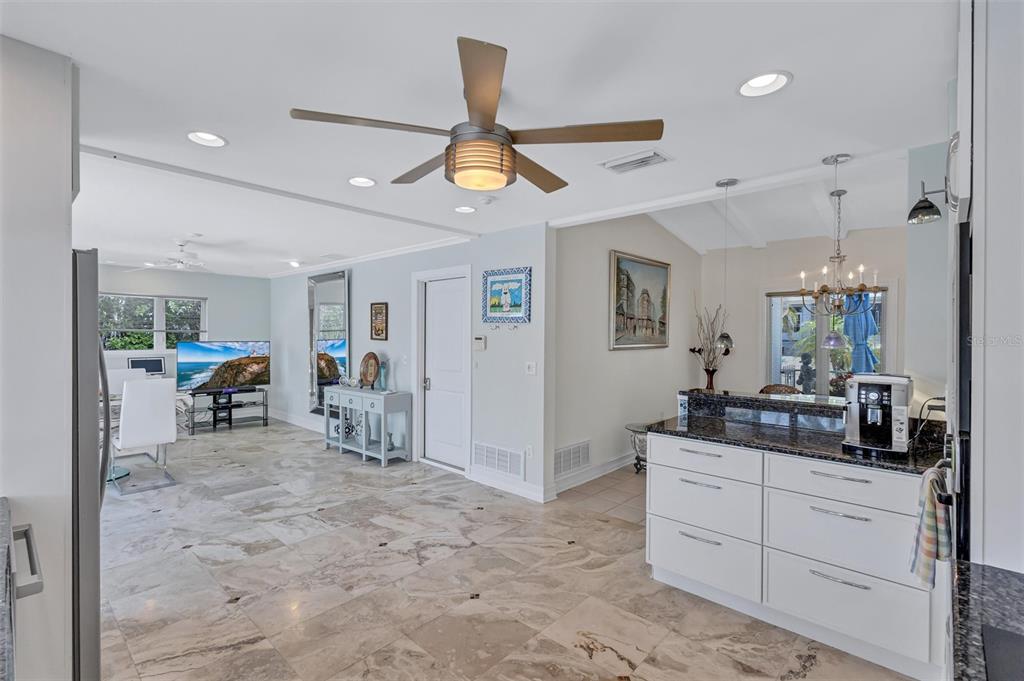 617 Rountree Drive Longboat Key, FL 34228 - Photo 18 of 41