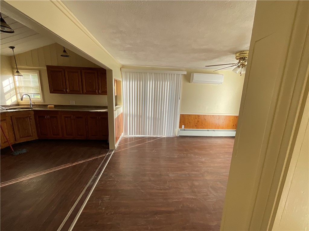 6 Pilgrim Avenue Coventry, RI 02816 - Photo 11 of 36