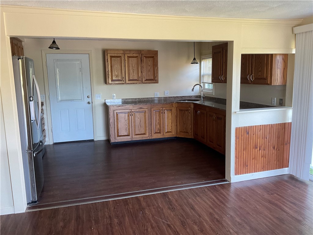 6 Pilgrim Avenue Coventry, RI 02816 - Photo 4 of 36