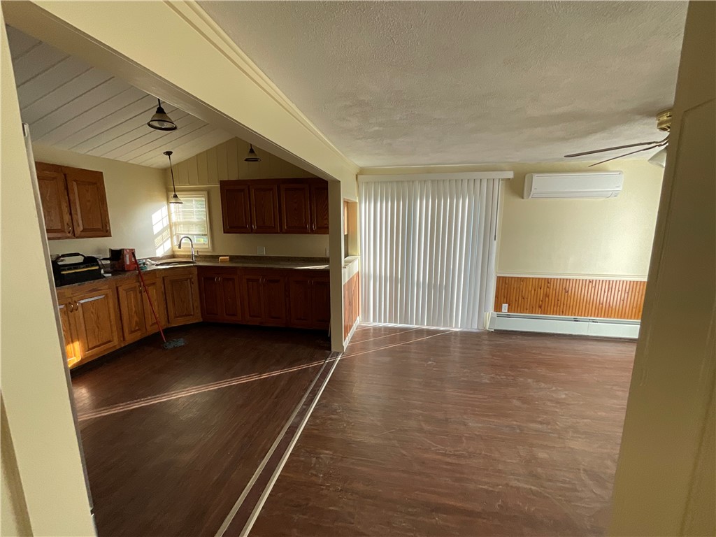 6 Pilgrim Avenue Coventry, RI 02816 - Photo 10 of 36