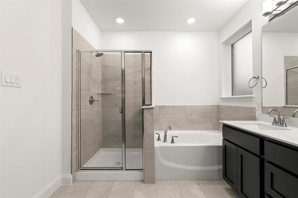 2223 River Bend Road Royse City, TX 75189 - Photo 16 of 39 18. 2223 Riverbend - Bath (3)