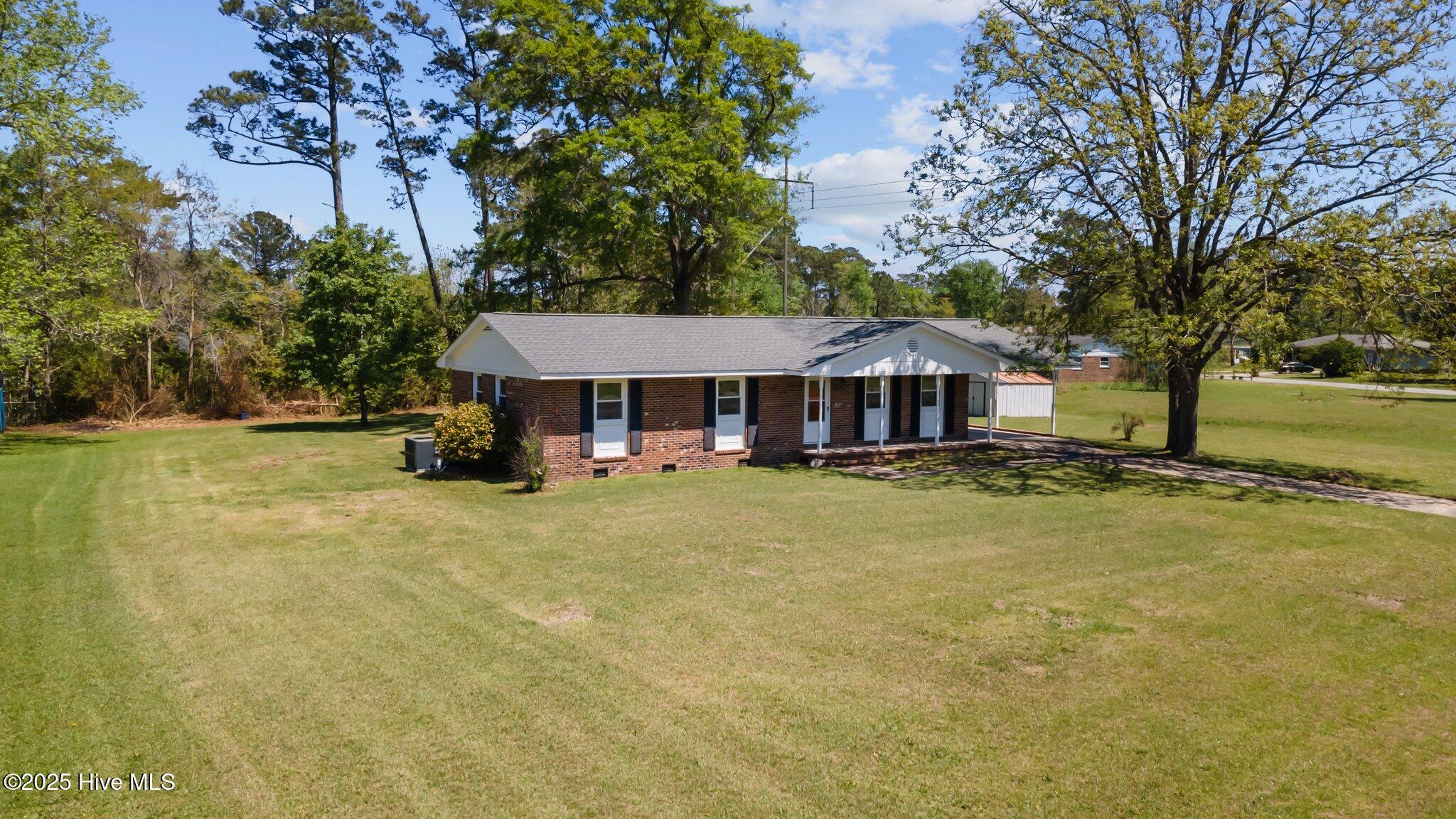 21 Edith Drive Jacksonville, NC 28540 - Photo 3 of 36 3-web-or-mls-21 Edith Dr. - Jacksonville