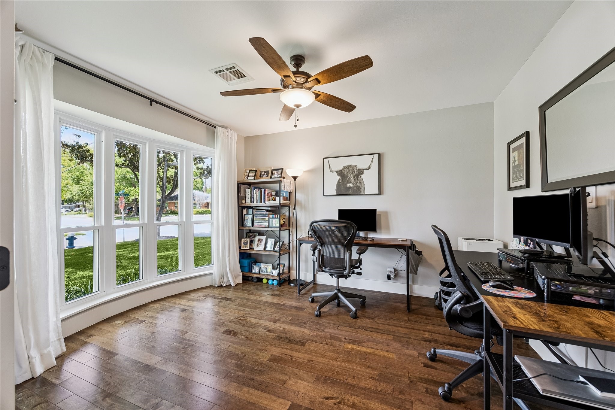 2203 Lamonte Lane Houston, TX 77018 - Photo 8 of 25 a work room with furniture and a large window